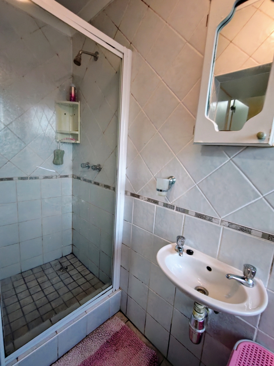 4 Bedroom Property for Sale in De Kelders Western Cape